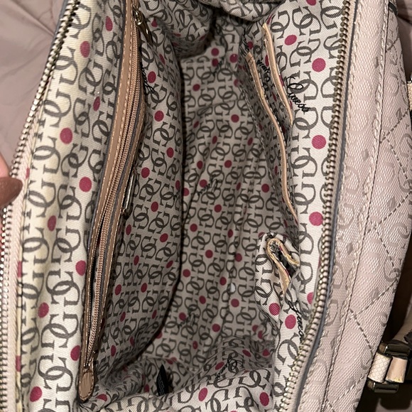 Guess Purse - Picture 3 of 9